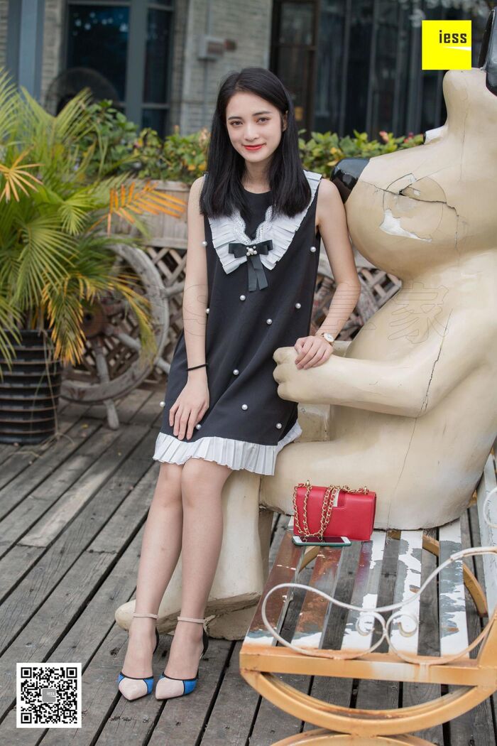 [IESS异思趣向] 姗姗《姗姗的温柔咖啡丝》丝足美腿写真 25th image