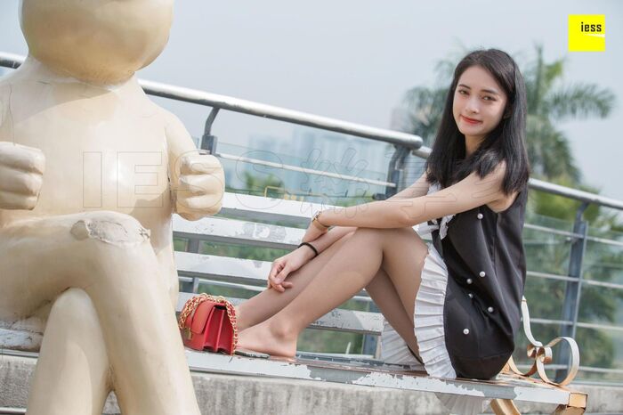 [IESS异思趣向] 姗姗《姗姗的温柔咖啡丝》丝足美腿写真 58th image