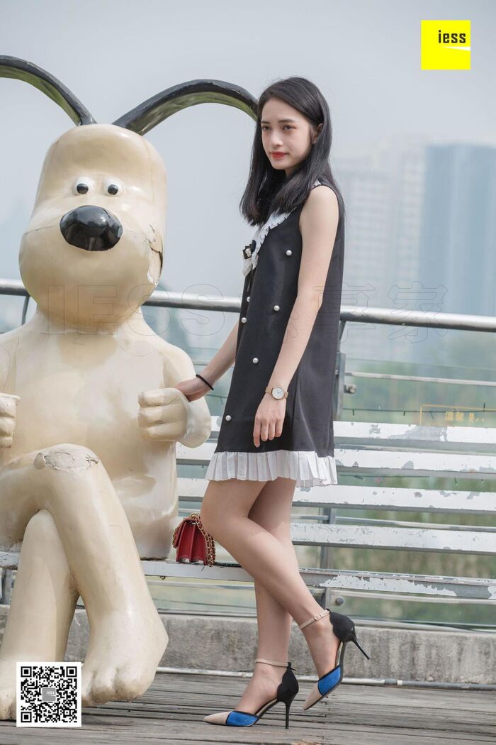 [IESS异思趣向] 姗姗《姗姗的温柔咖啡丝》丝足美腿写真 8th image