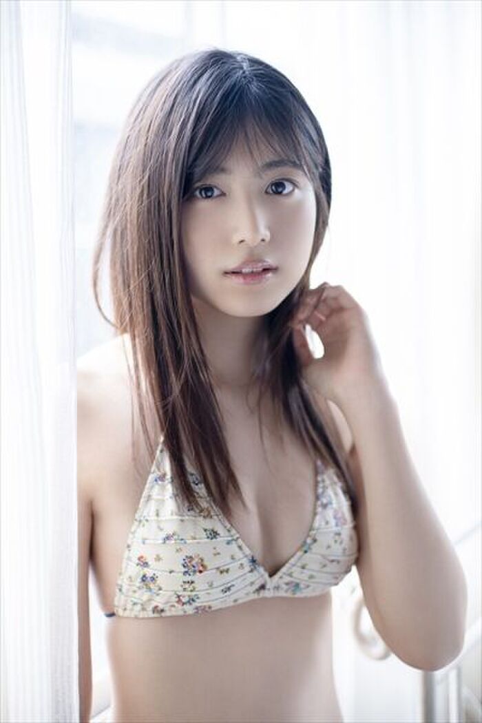 【Image】It's more erotic to have a little gap in the valley. 3th image